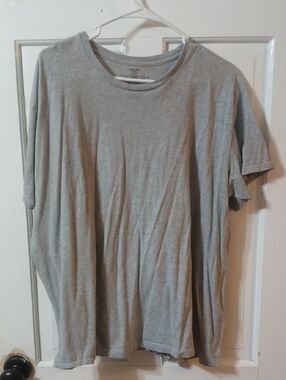 Calvin Klein Classic Fit Tee in Heather Gray